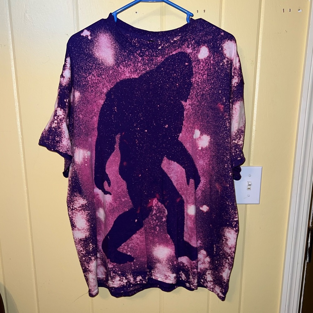 Bigfoot Silhouette Purple & Pink Cotton Retro Short Sleeve T-Shirt Size L - Picture 6 of 9